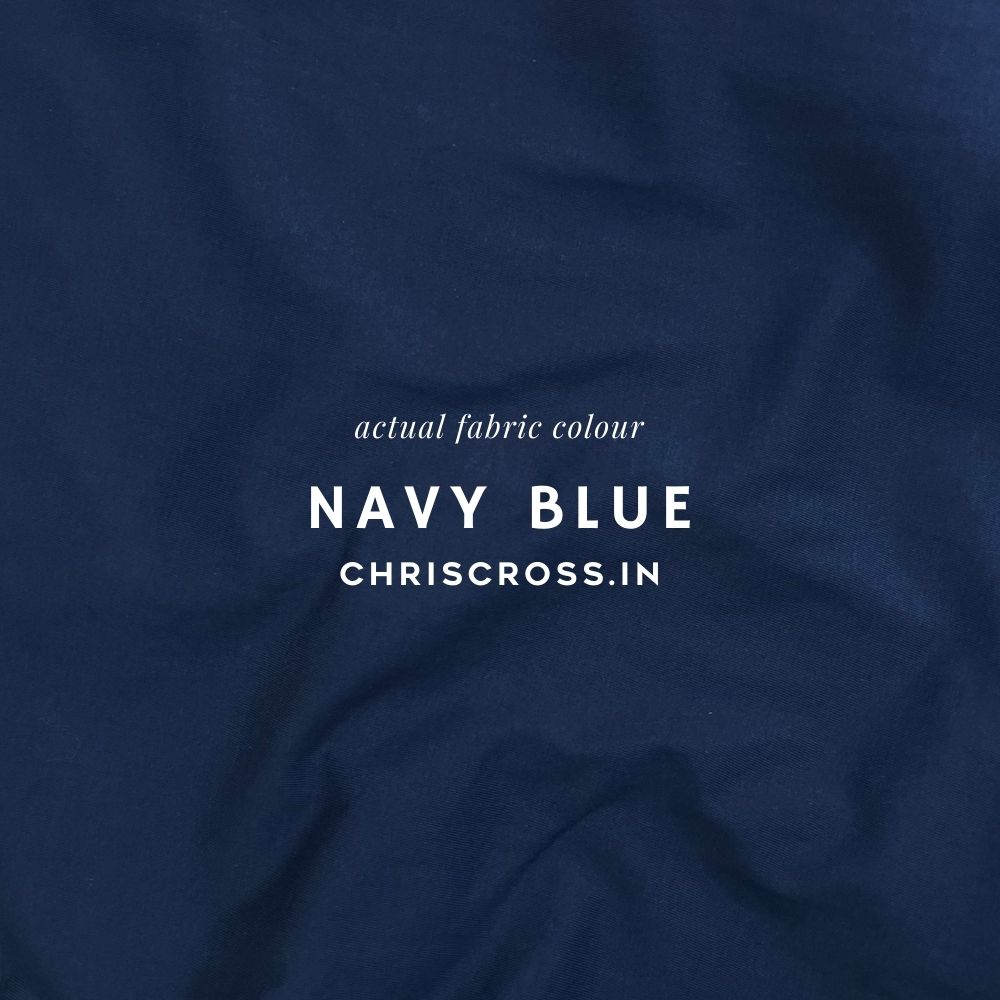 Schlichtes marineblaues T-Shirt